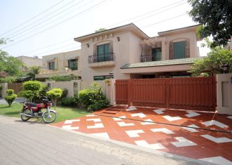 1 kanal fully furnished upper portion available for Rent, DHA Lahore