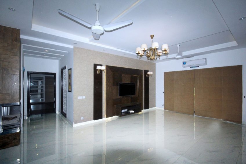 1 Kanal House available for Rent in DHA Phase 4