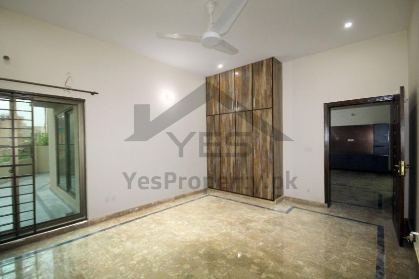 1 kanal upper portion available for rent in DHA phase 1