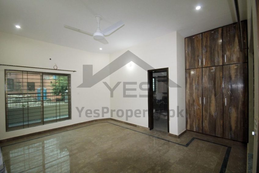 1 kanal upper portion available for rent in DHA phase 1