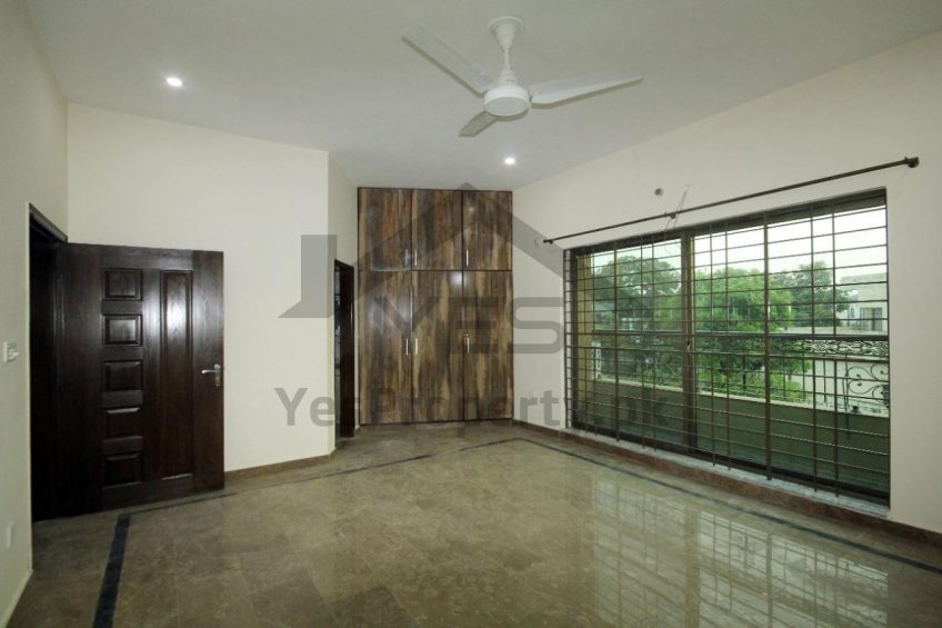 1 kanal upper portion available for rent in DHA phase 1