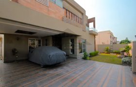 1 Kanal Full House Available for Rent in Phase 6 DHA Lahore