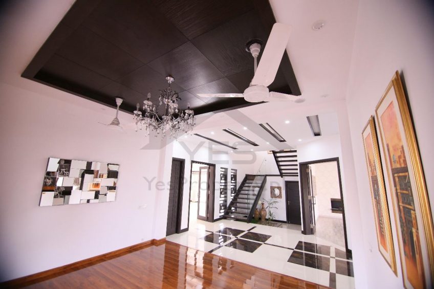 1Kanal well designed luxury house is available for rent