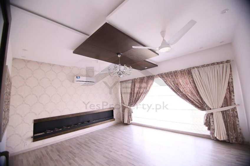 1Kanal well designed luxury house is available for rent