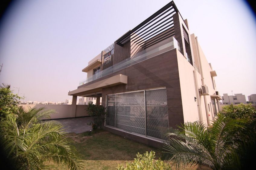 1Kanal well designed luxury house is available for rent