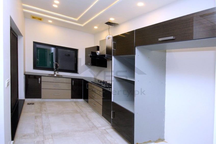 1 Kanal Upper Portion for Rent in Phase 6 – Brand New