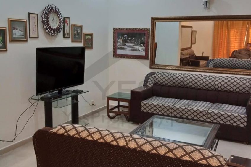 10 MARLA FURNISHED HOUSE FOR RENT IN DHA PHASE 8