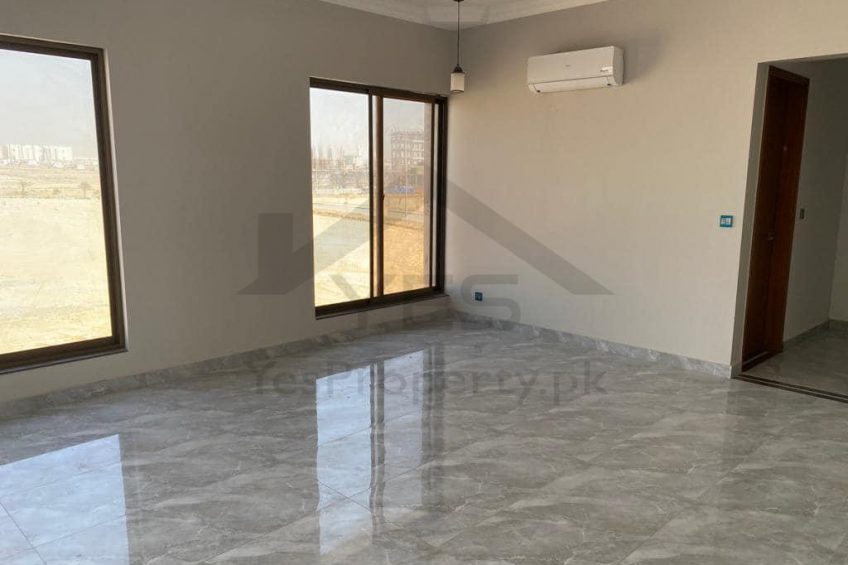 Ready villa 500sqy With basement DHA Phase 4 Karachi