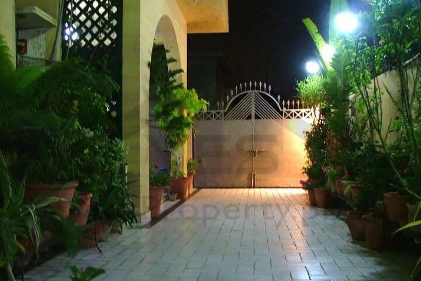 400 YRDS House For Sale in Gulshan e Iqbal Karachi