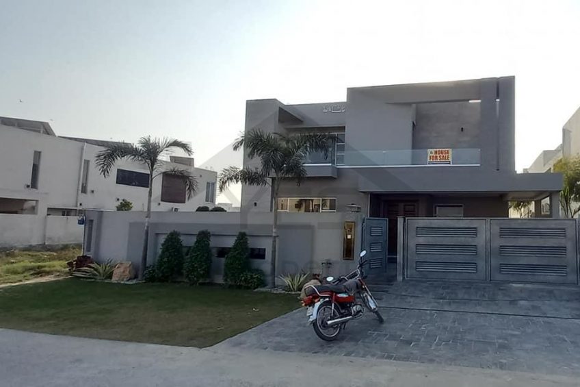 Spacious House For Sale in DHA Phase 6