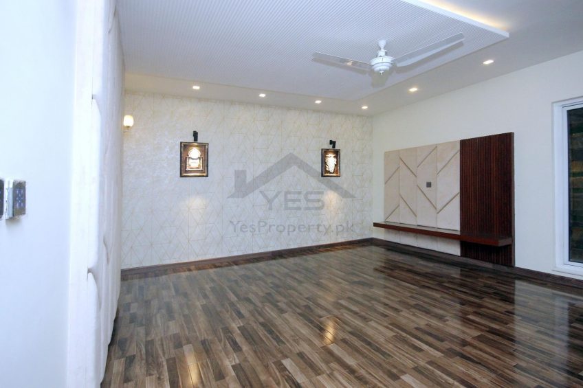 1 Kanal Marvelous House for Rent in Phase 5 DHA Lahore