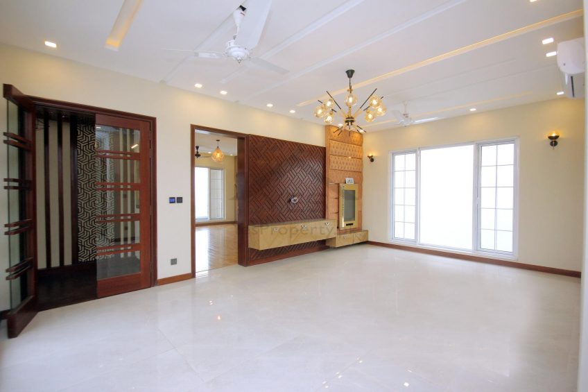 1 Kanal Marvelous House for Rent in Phase 5 DHA Lahore