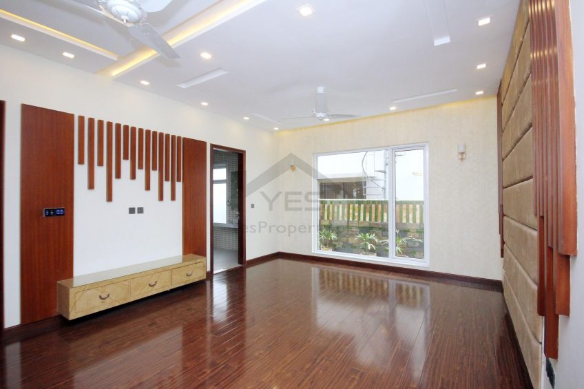 1 Kanal Marvelous House for Rent in Phase 5 DHA Lahore