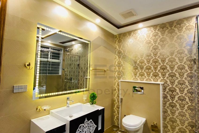 2 Kanal Luxury Bungalow is Available for Sale in Valencia Town Lahore