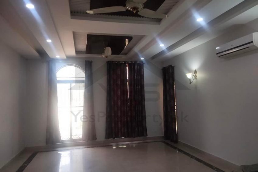 32 Marla Good Location House Available For Rent in EME Block-B Lahore