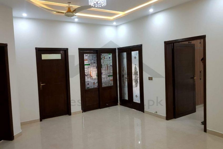 10 Marla Brand New House For Sale in Bahria Orchard Lahore