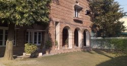 15 Plus Year Old House For sale Model Town Lahore