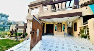 10 Marla New House For Sale At Valencia Town Near Wapda Town Lahore