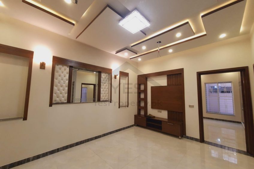 10 Marla New House For Sale At Valencia Town Near Wapda Town Lahore