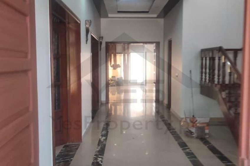 32 Marla Good Location House Available For Rent in EME Block-B Lahore