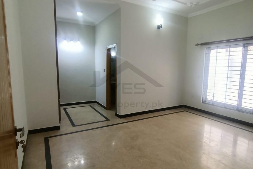 12 Marla Spacious House For Sale in Media Town Lahore