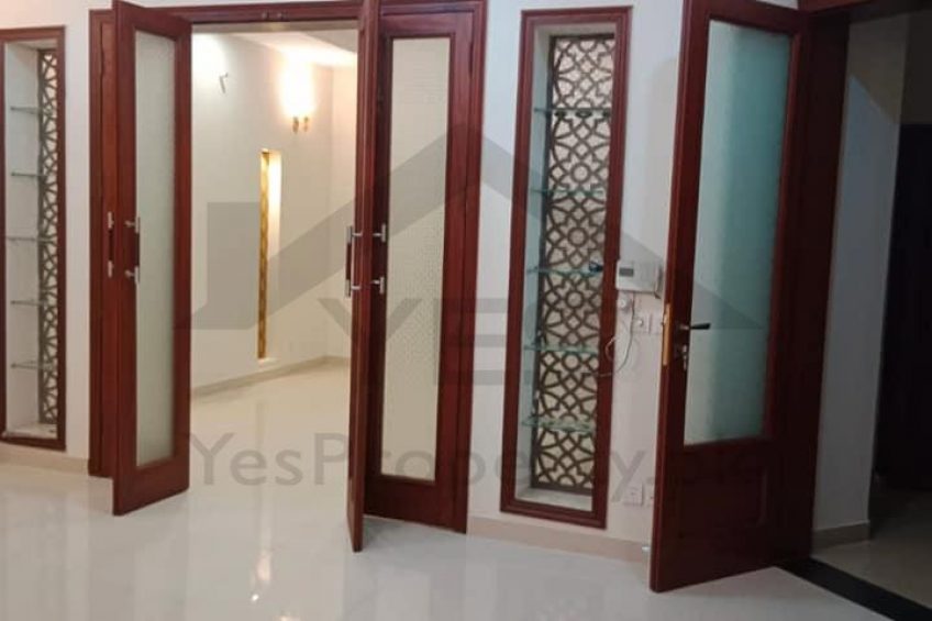 10 Marla Brand New House For Sale in Bahria Town Lahore