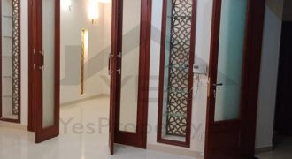 10 Marla House At Ideal Location For Sale in Bahria Town Lahore