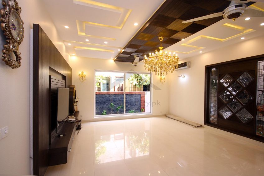 1 Kanal Modern Mediterranean Bungalow For Sale in DHA Lahore