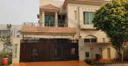 10 Marla Gorgeous House For Sale in Bahria Town Lahore