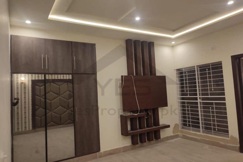 12 Marla Outstanding Pair House For Sale in G1 Johar Town Lahore