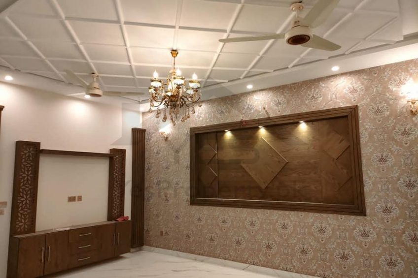 10 Marla Brand New Beautiful House For Sale in Tariq Garden Lahore