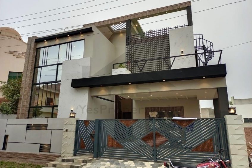 10 Marla Double Story House For Sale in Wapda Town Phase 1 Lahore