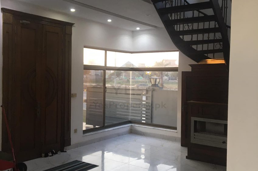 5.5 Marla Beautiful Villa For Rent In DHA 9 Town Lahore