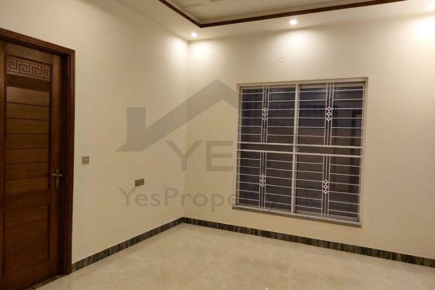 10 Marla New House For Sale in Wapda Town Lahore