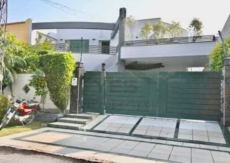 1 Kanal Spacious House For Sale in DHA Phase 4 Lahore