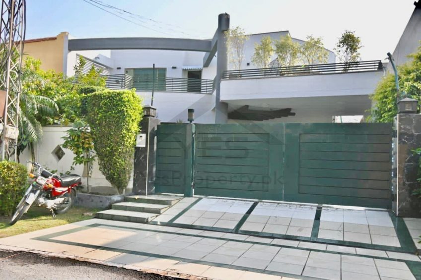 1 Kanal Spacious House For Sale in DHA Phase 4 Lahore