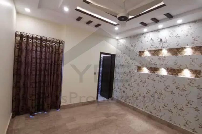 10 Marla Brand New House Available For Sale in Canal View Gujranwala