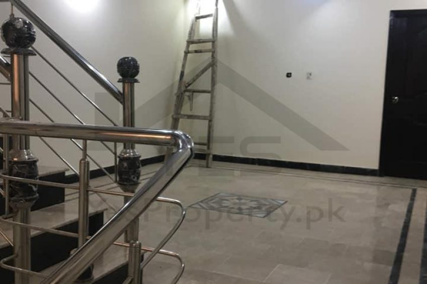 200 SQ Yards One Unit Renovated & Well Maintained Bungalow For Sale in DHA Lahore