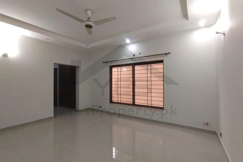 1 Kanal Uperr Portion Available For Rent ln DHA P2 lslamabad