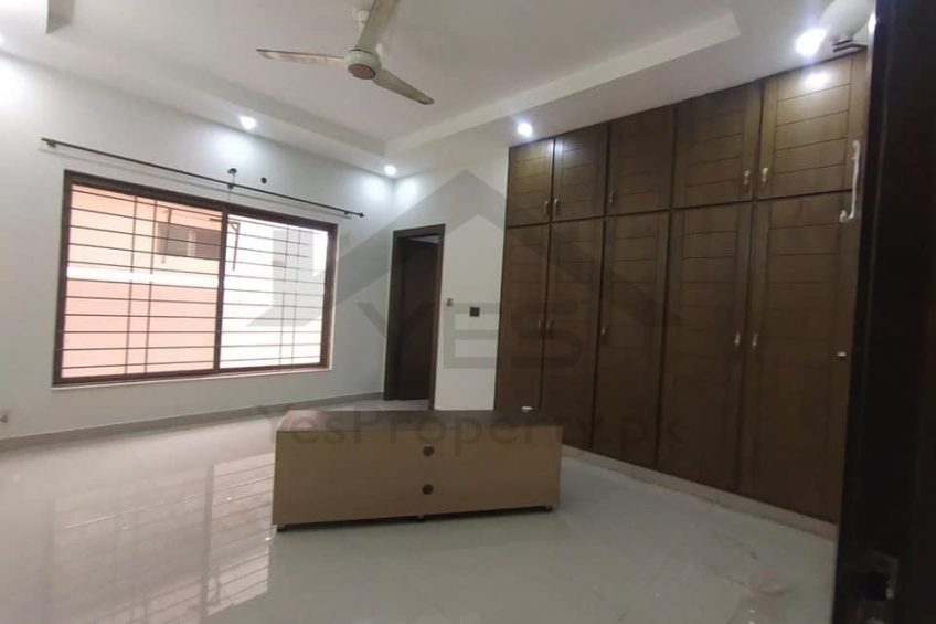 1 Kanal Uperr Portion Available For Rent ln DHA P2 lslamabad