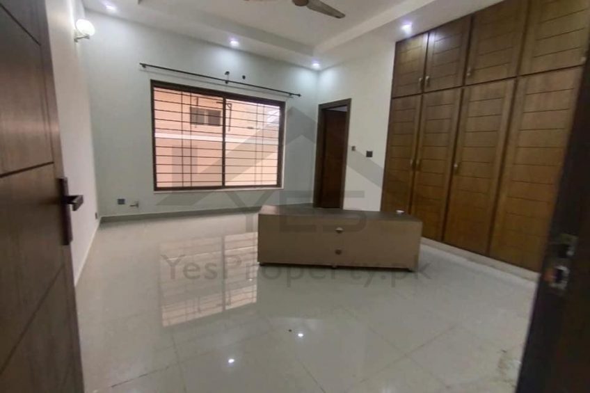 1 Kanal Uperr Portion Available For Rent ln DHA P2 lslamabad