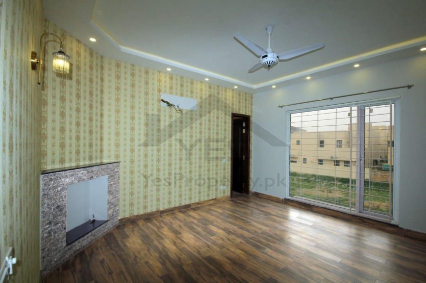 1 kanal Brand New house DHA phase 6 Upper portion for Rent