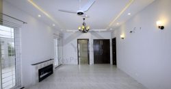 1 kanal Brand New house DHA phase 6 Upper portion for Rent