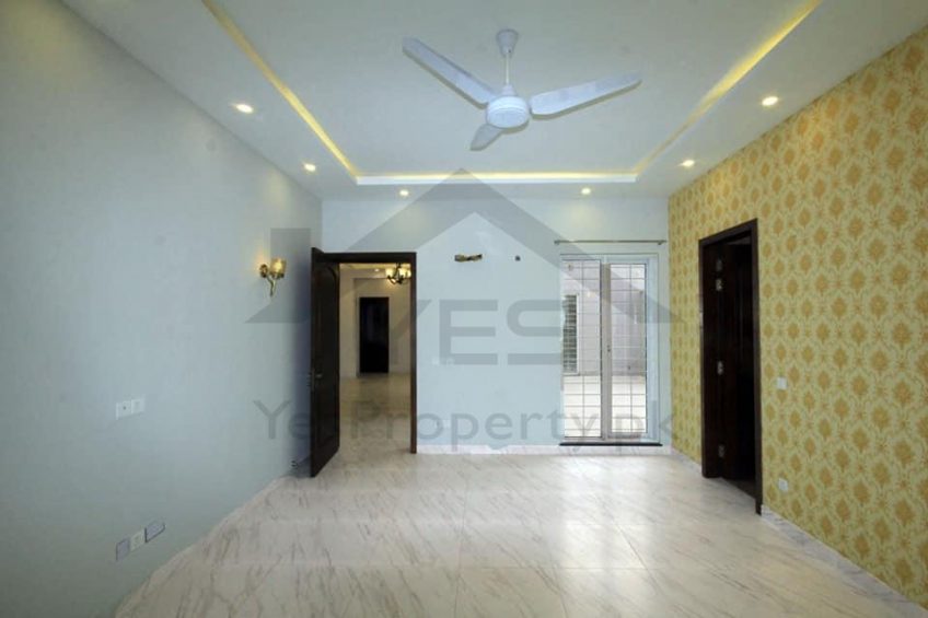 1 kanal Brand New house DHA phase 6 Upper portion for Rent