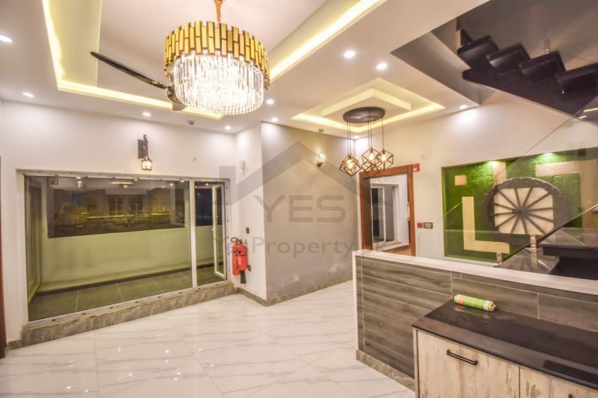 10 Marla Brand New Fully Basement Luxurious Modern House For Sale In DHA