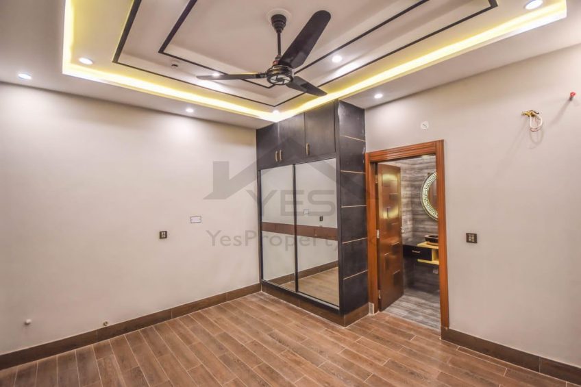 10 Marla Brand New Fully Basement Luxurious Modern House For Sale In DHA