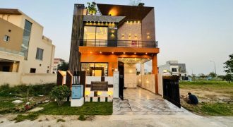 5 MARLA BRAND NEW HOUSE FOR SALE in HOT LOCATION OF DHA