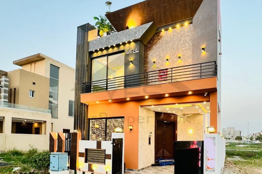 5 MARLA BRAND NEW HOUSE FOR SALE in HOT LOCATION OF DHA