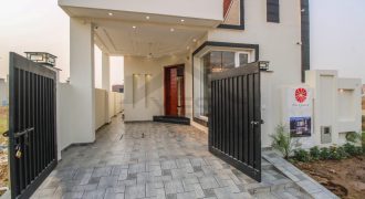 10 Marla House For Sale in DHA 9 Town