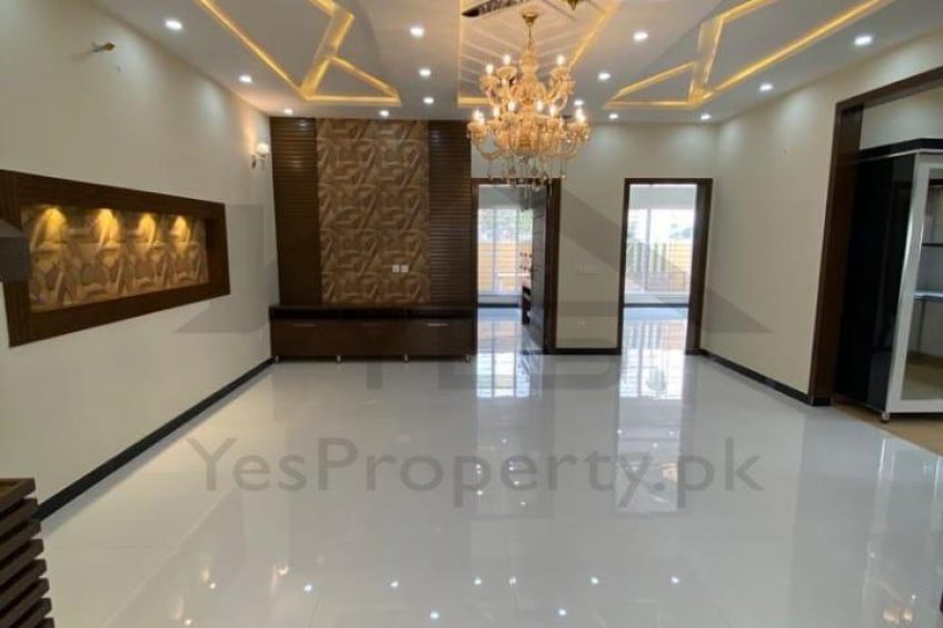 10 Marla Brand New House For Sale in Bahria Town Lahore